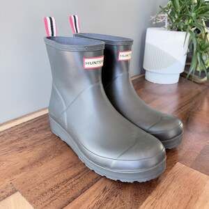 Hunter Women’s PLAY Short Rain Boots Arctic Moss Waterproof Rubber Ankle Boots 9